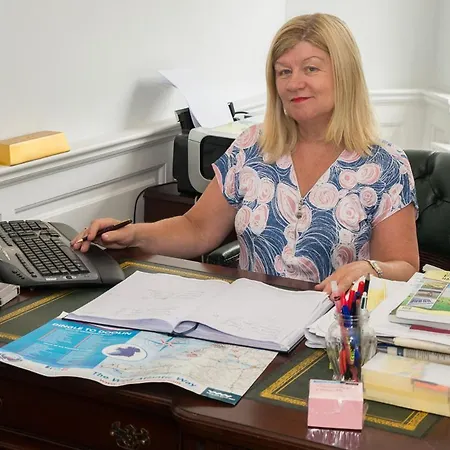 فندق مبيت وإفطار Ashville House ترالي