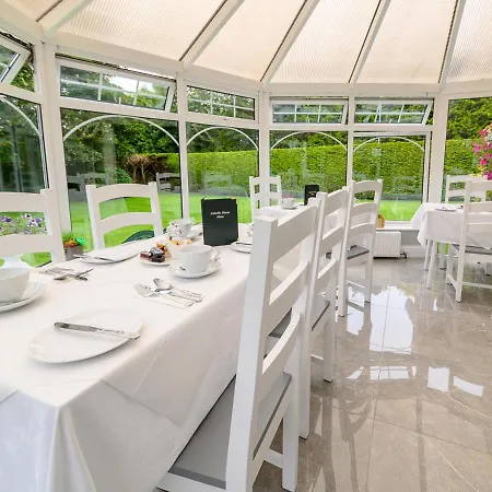 Ashville House 4* ترالي